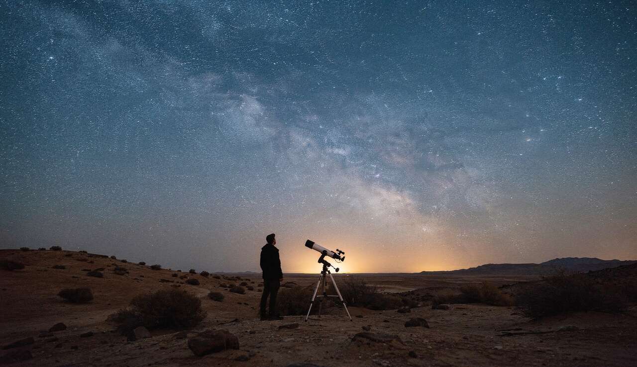 Vous pensez avoir tout vu en voyage ? Découvrez l’astrotourisme et les meilleurs spots 2026